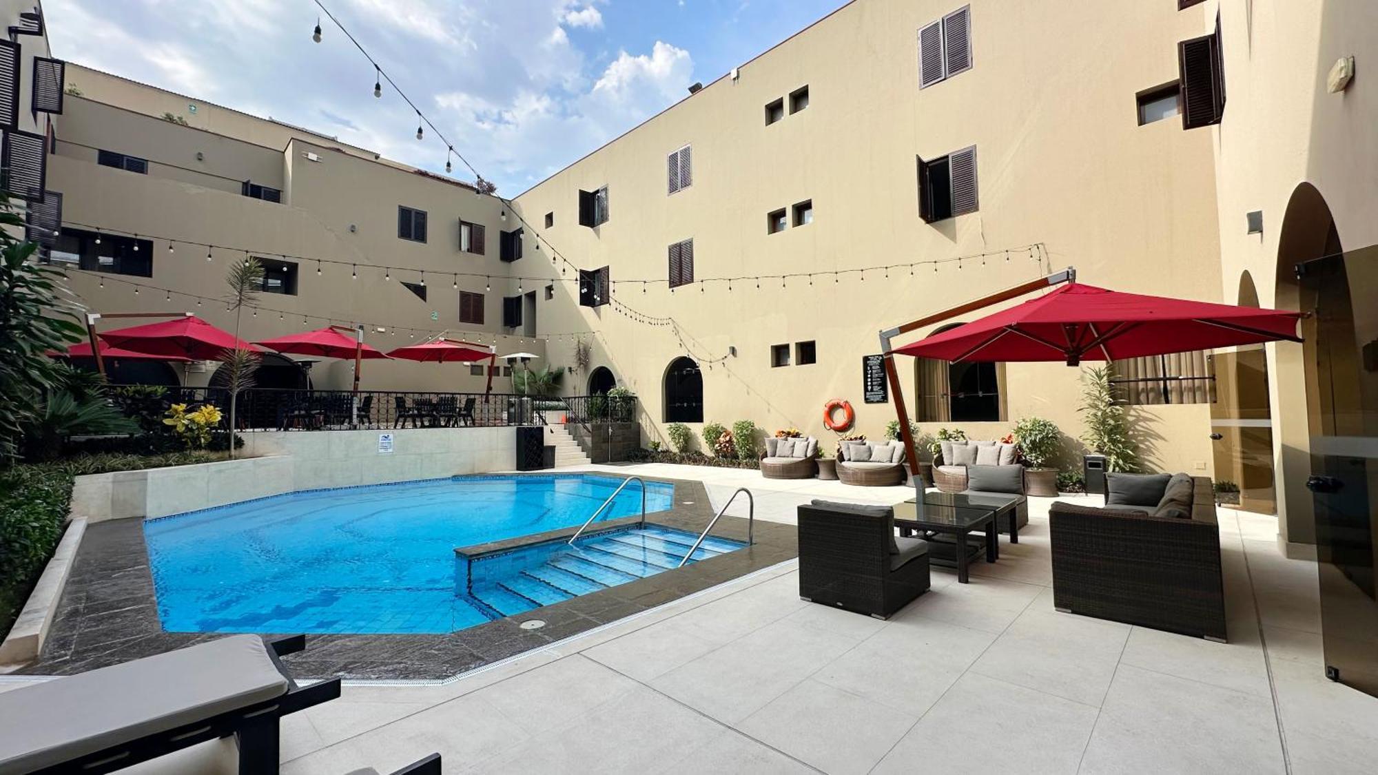 Costa Del Sol Trujillo Centro Hotel Exterior photo